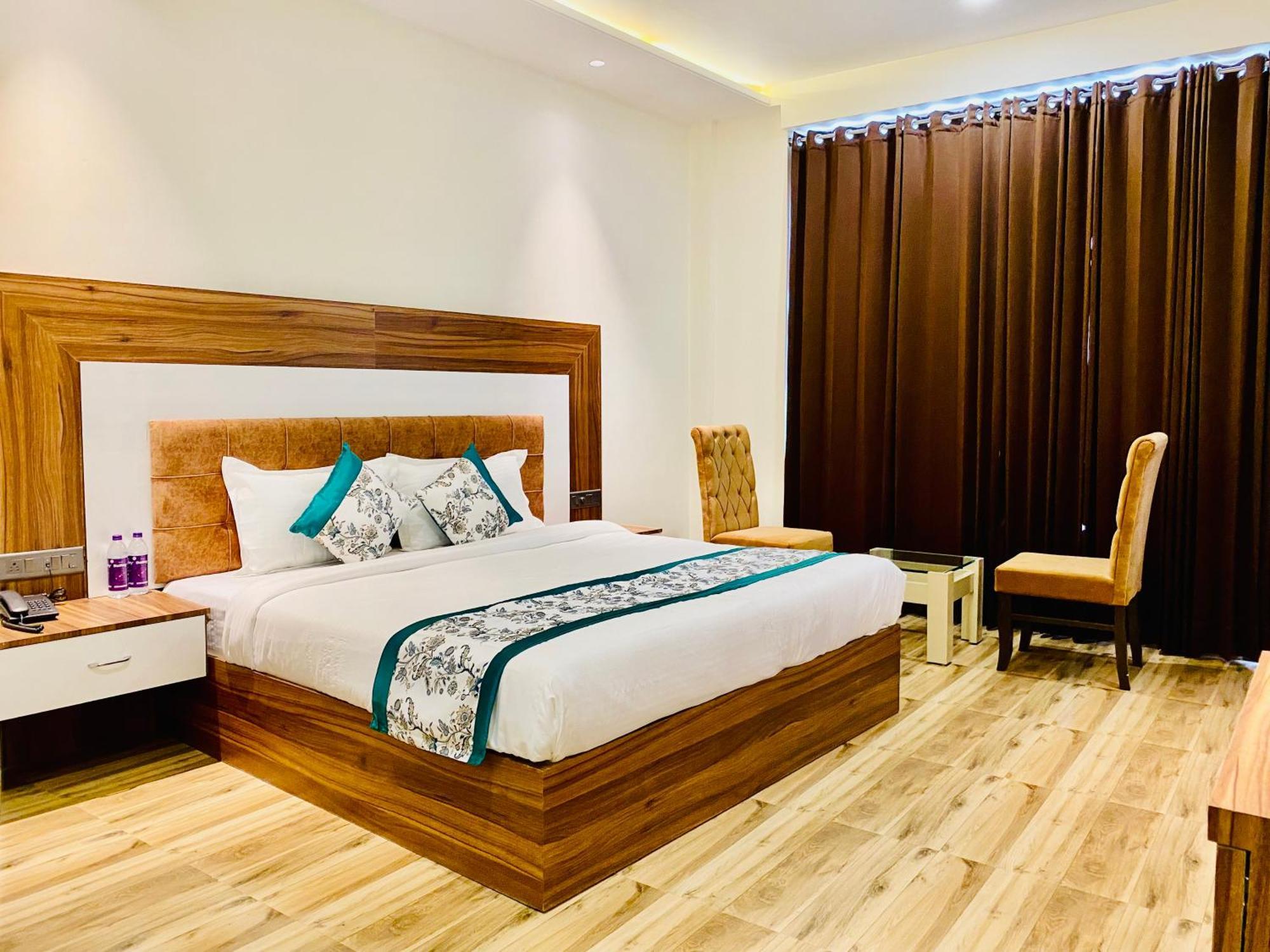 Hotel White House 350 Mtr From Golden Temple 阿姆利则 外观 照片