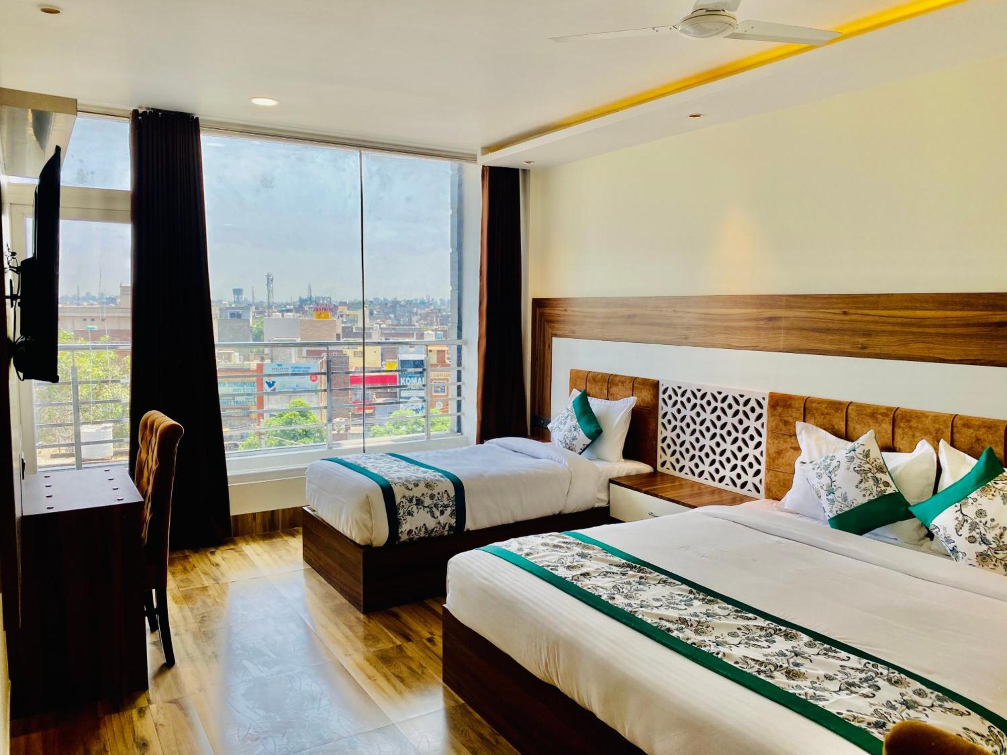 Hotel White House 350 Mtr From Golden Temple 阿姆利则 外观 照片