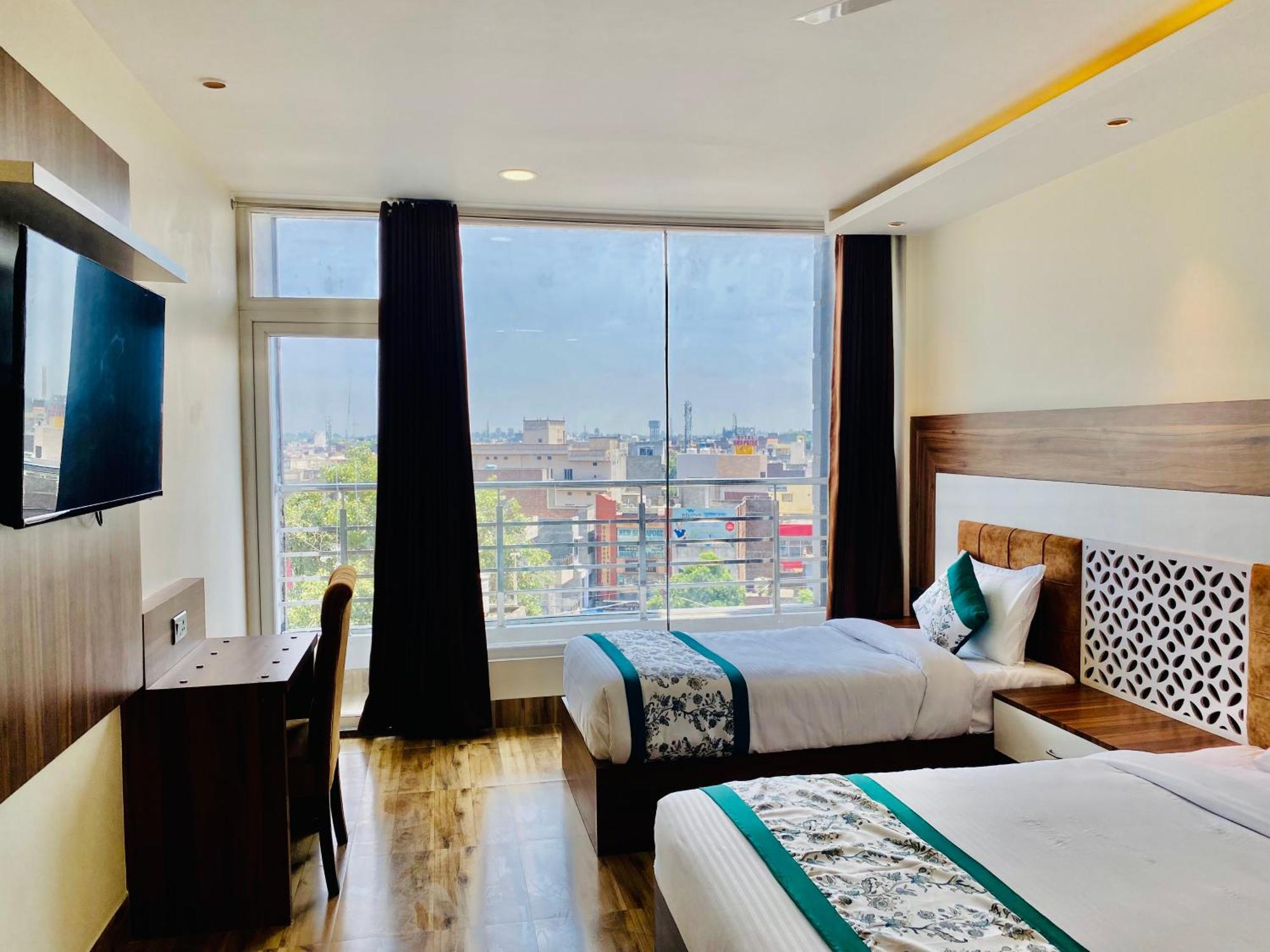 Hotel White House 350 Mtr From Golden Temple 阿姆利则 外观 照片