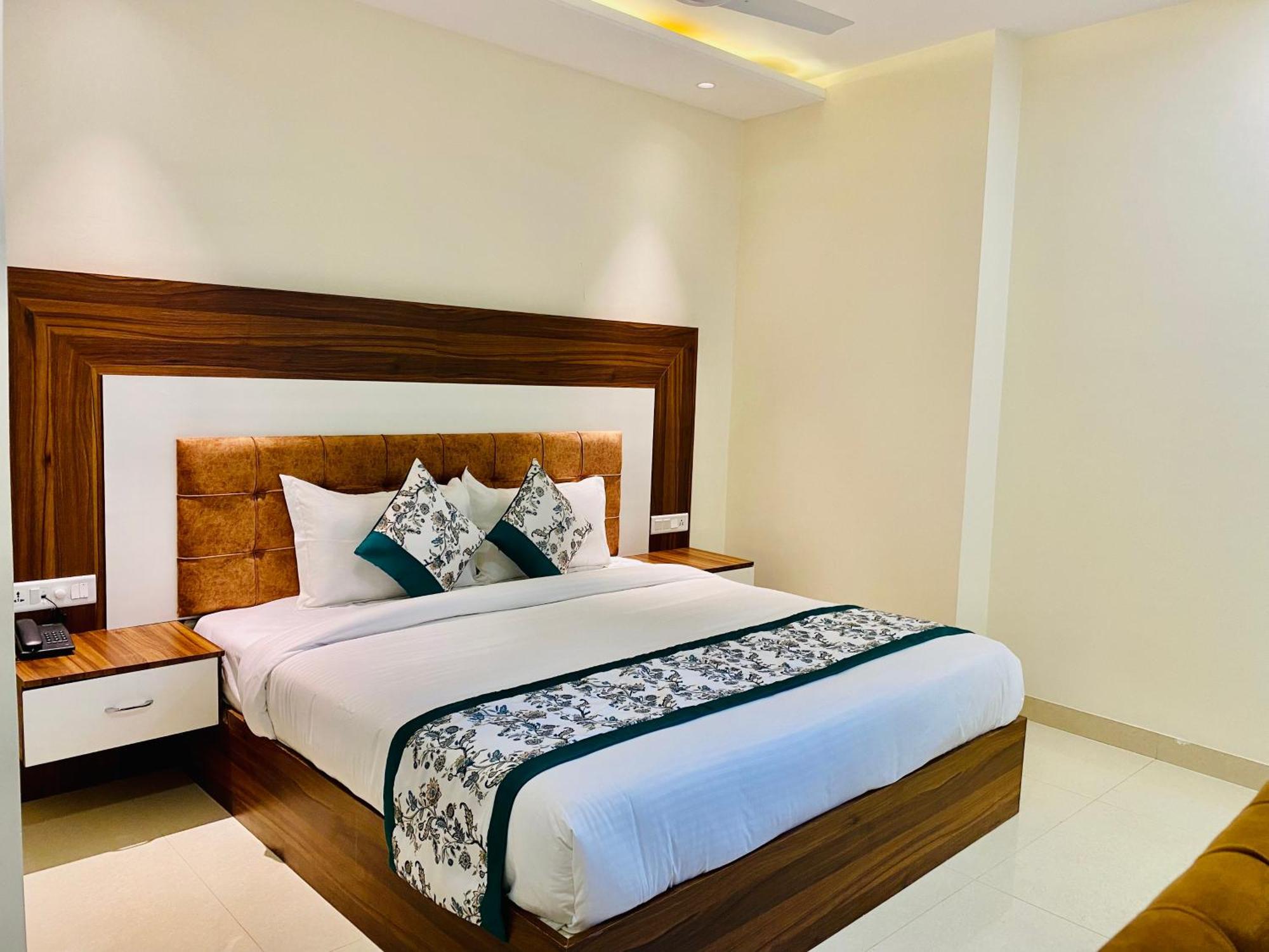 Hotel White House 350 Mtr From Golden Temple 阿姆利则 外观 照片
