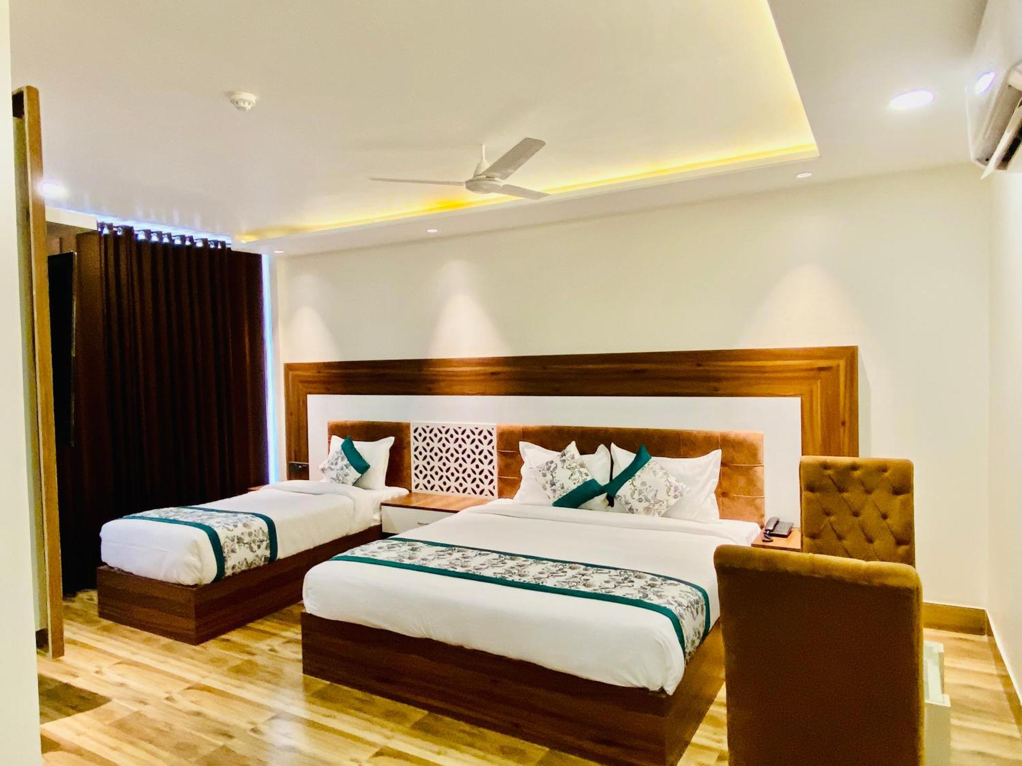 Hotel White House 350 Mtr From Golden Temple 阿姆利则 外观 照片