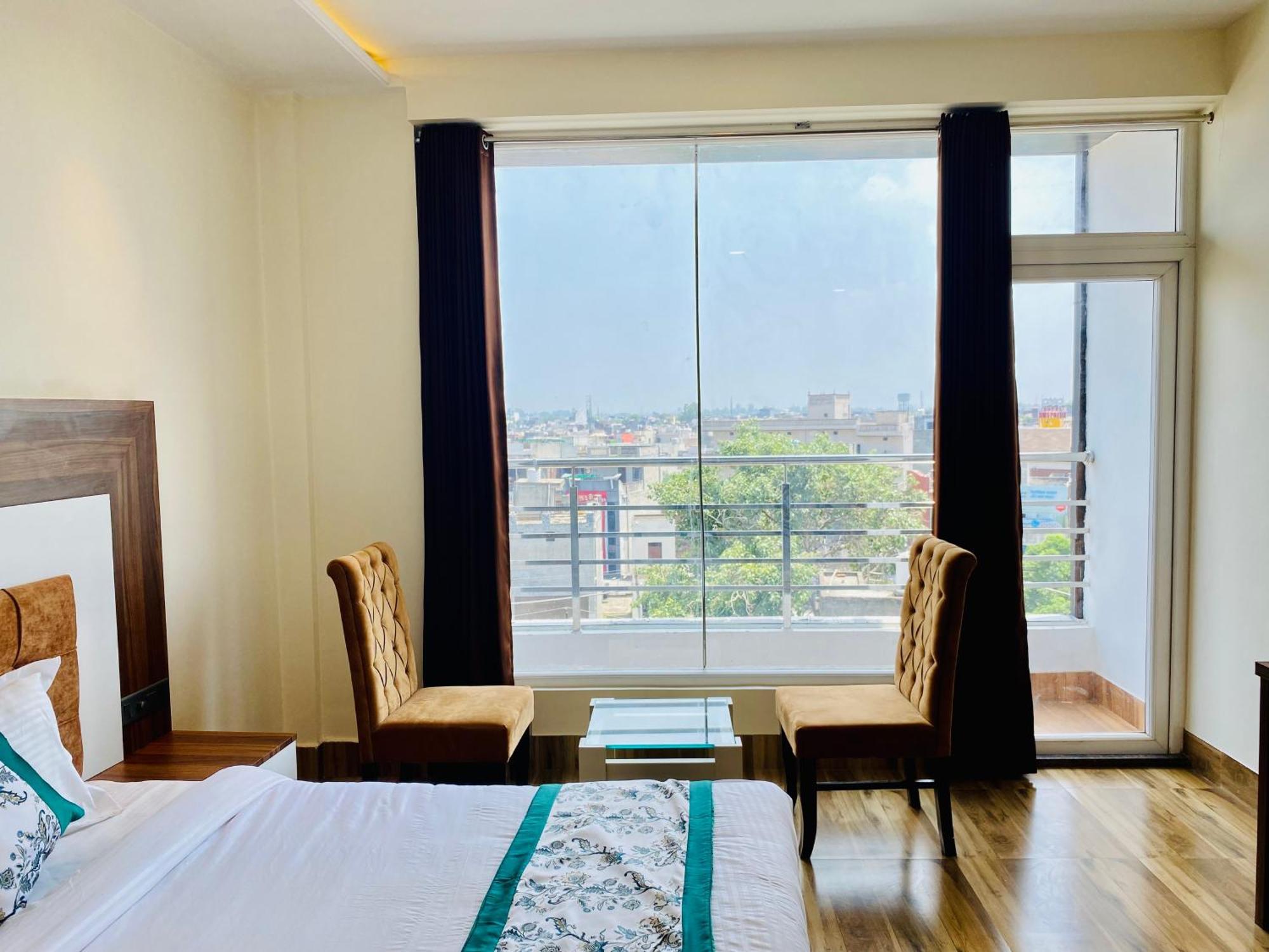 Hotel White House 350 Mtr From Golden Temple 阿姆利则 外观 照片