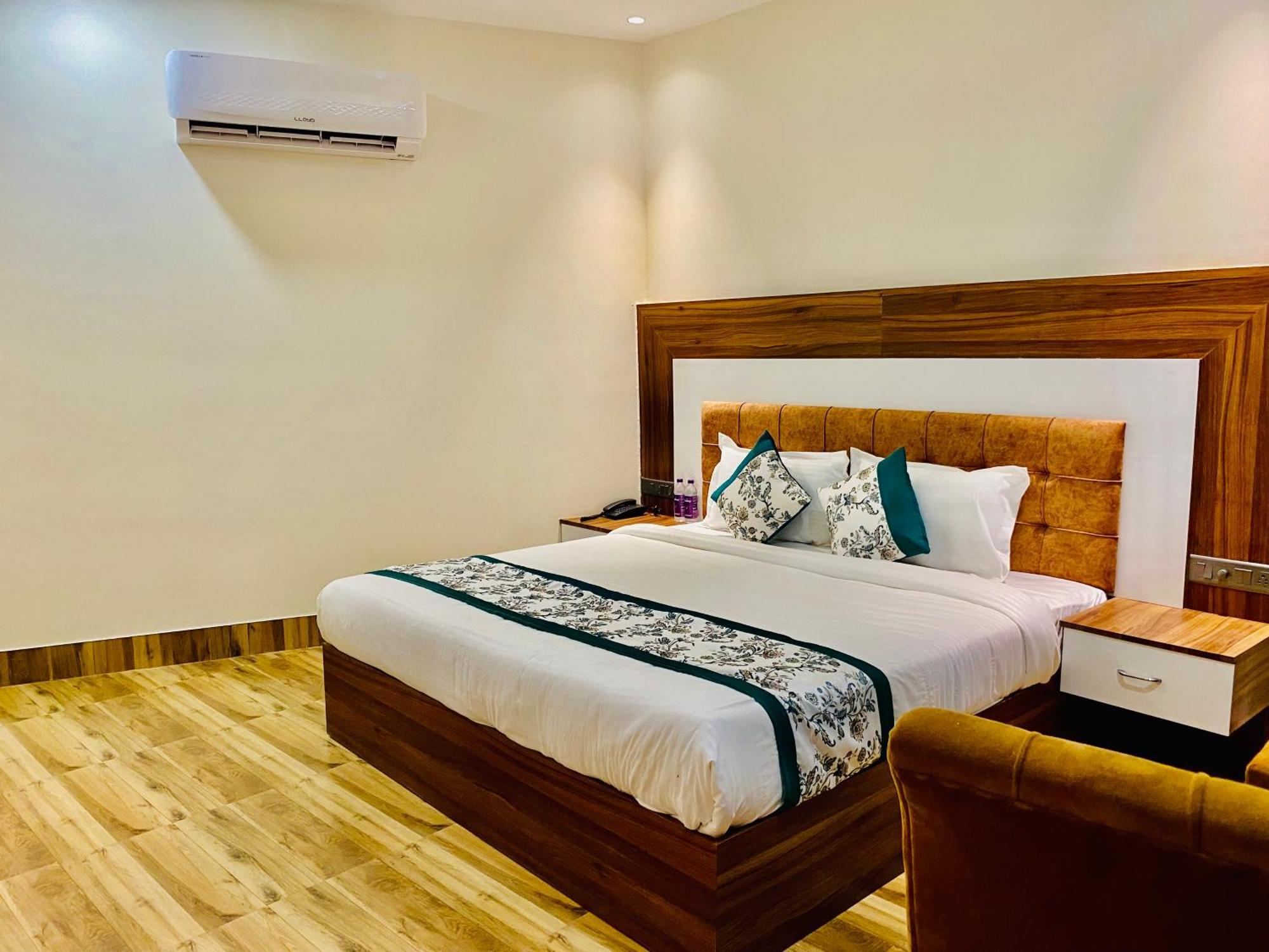 Hotel White House 350 Mtr From Golden Temple 阿姆利则 外观 照片